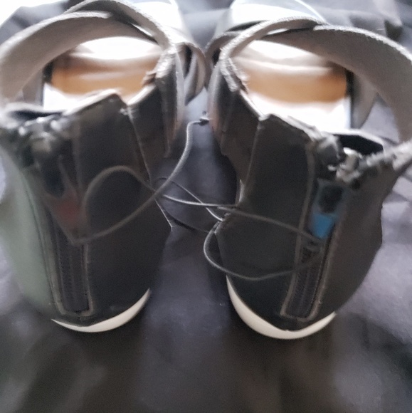 Shoes - Picture 2 of 3